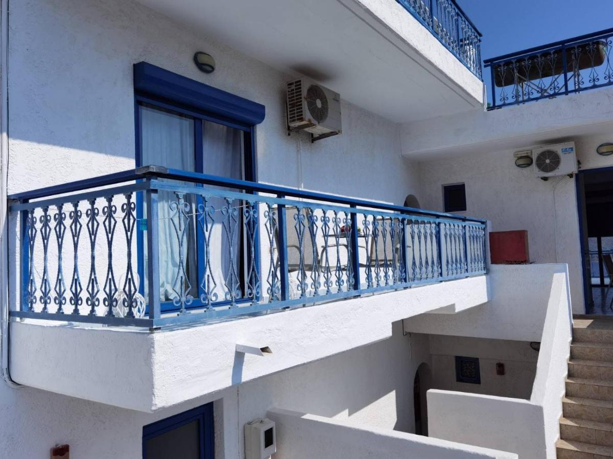 Marinas Studios Ливадия Экстерьер фото