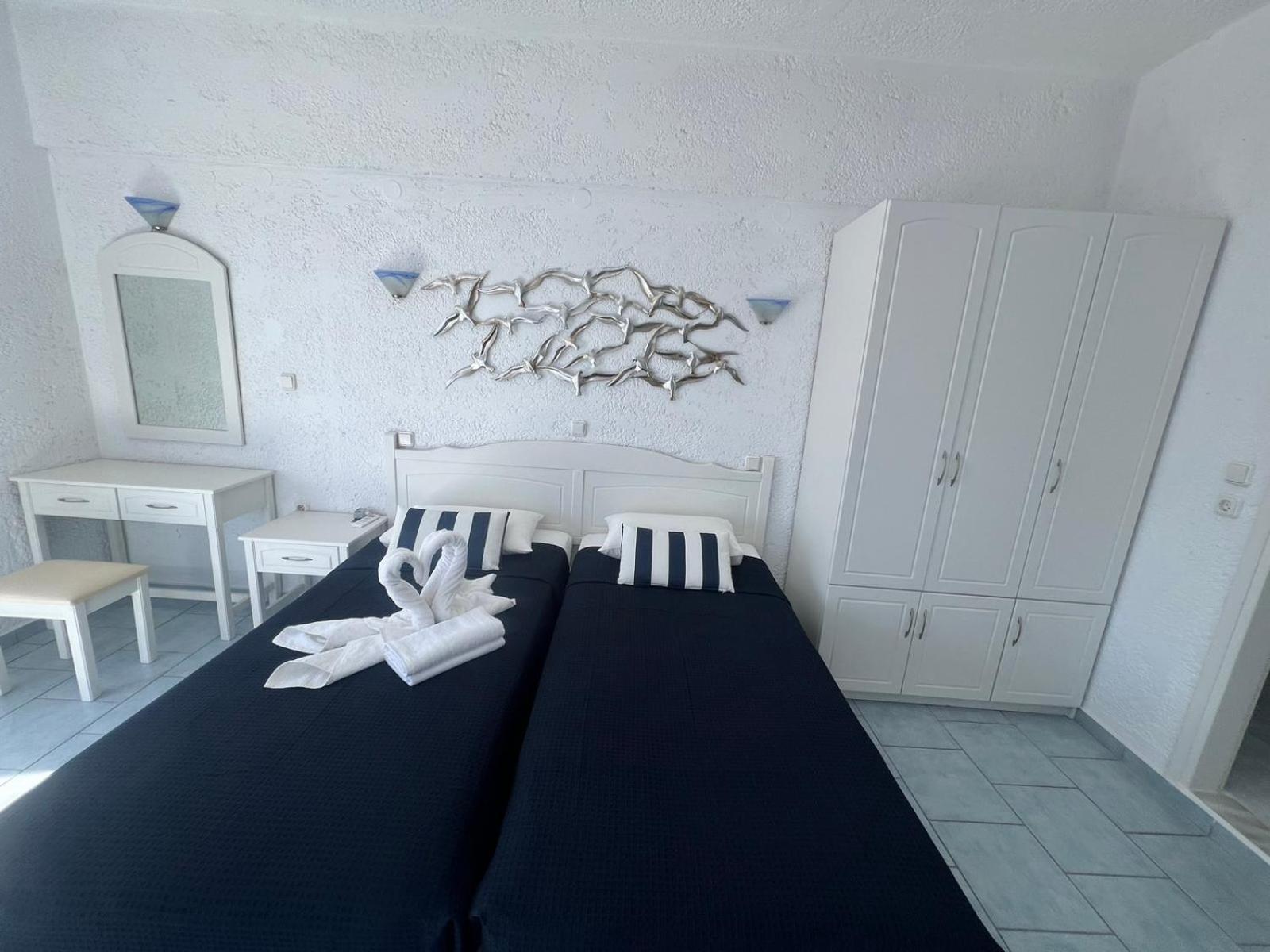 Marinas Studios Ливадия Номер фото