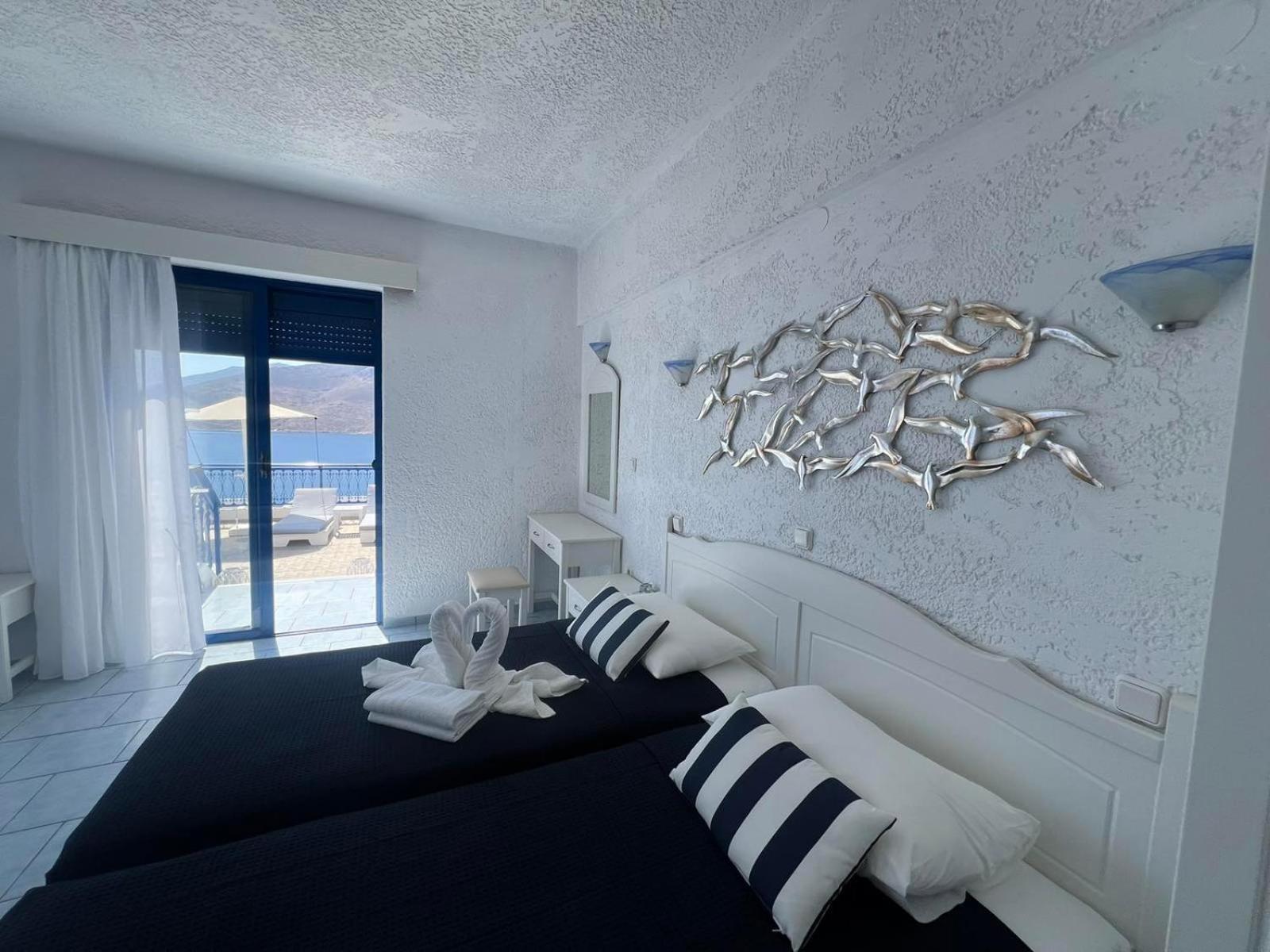 Marinas Studios Ливадия Номер фото